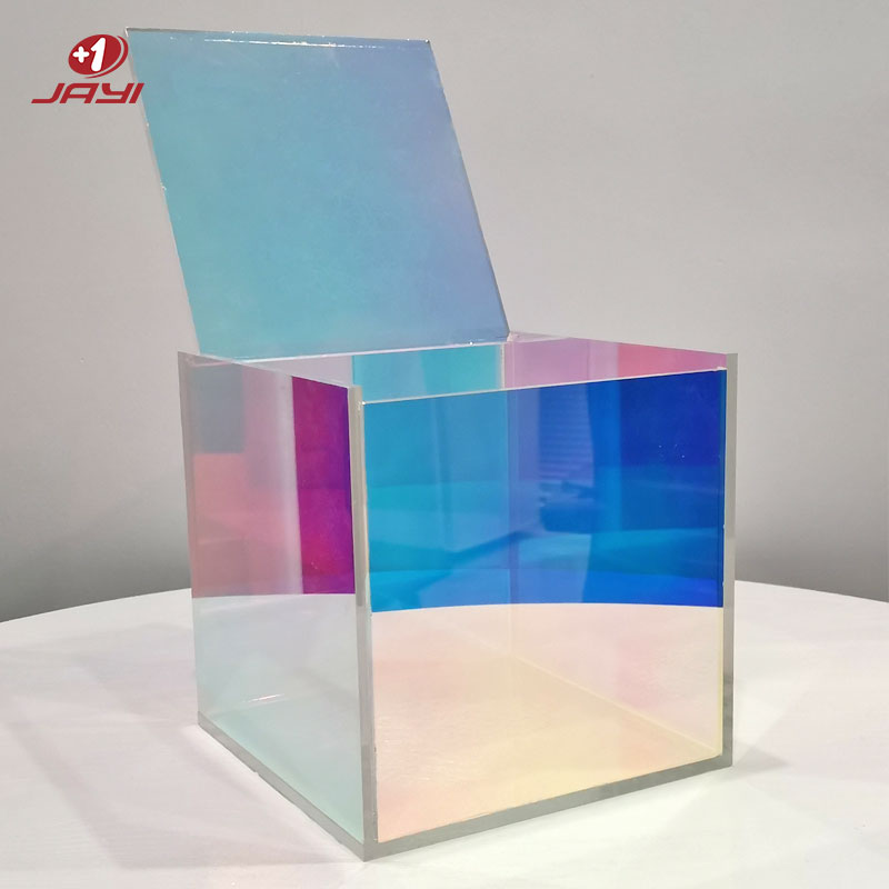 Dúhová akrylová krabička
