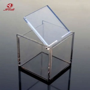 Kvadratinės formos akrilo dėžutė su dangteliu